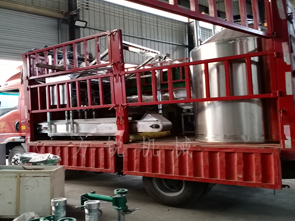 郅建如米線機(jī)生產(chǎn)線裝車發(fā)往貴州